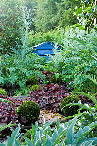 VEDDW_HOUSE_GARDEN__GWENT__WALES_DESIGNERS_ANNE_WAREHAM_AND_CHARLES_HAWES__THE_VEGETABLE_GARDEN_WITH