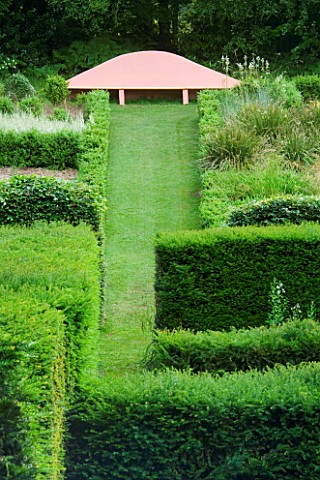 VEDDW_HOUSE_GARDEN__GWENT__WALES_DESIGNERS_ANNE_WAREHAM_AND_CHARLES_HAWES__VIEW_ALONG_A_GRASS_PATH_U