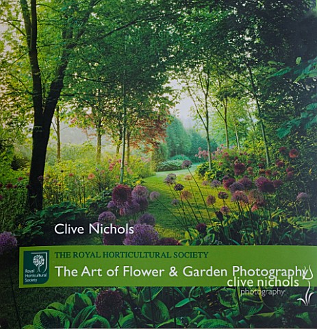 FRONT_COVER_OF_THE_ART_OF_FLOWER__GARDEN_PHOTOGRAPHY