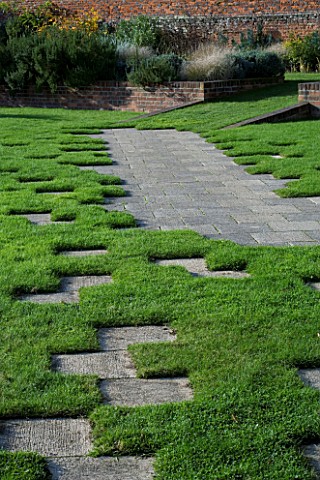 MARKS_HALL__ESSEX__A_STONE_PATH_IN_THE_WALLED_GARDEN