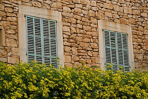 SUITEDO_OLD_WALL_AND_BLUE_SHUTTERS_SANTANYI__MALLORCA__SPAIN