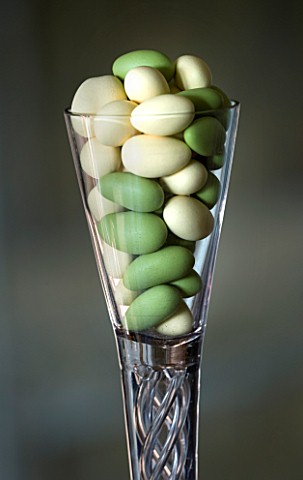 BOONSHILL_FARM_AT_CHRISTMAS_THE_DINING_ROOM__GLASS_HOLDER_WITH_SUGARED_ALMONDS_DESIGNER_LISETTE_PLEA