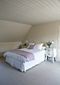 DESIGNERS SUE AYLETT: SUE AYLETTS HOUSE  LONDON: THE WHITE AND LILAC BEDROOM