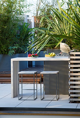 CONTEMPORARY_FORMAL_ROOF_TERRACE_GARDEN_DESIGNED_BY_DATA_NATURE_ASSOCIATES_MODERN_BARBEQUE_WITH_SEAT