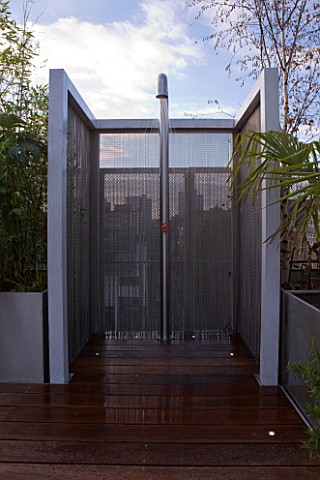 CONTEMPORARY_FORMAL_ROOF_TERRACE_GARDEN_DESIGNED_BY_DATA_NATURE_ASSOCIATES_MODERN_METAL_SHOWER_WITH_
