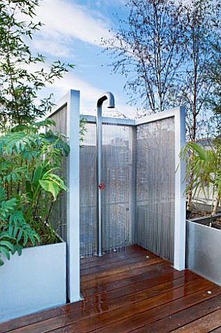 CONTEMPORARY_FORMAL_ROOF_TERRACE_GARDEN_DESIGNED_BY_DATA_NATURE_ASSOCIATES_MODERN_METAL_SHOWER_WITH_