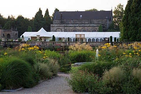 TRENTHAM_GARDENS__STAFFORDSHIRE_MARQUEE_BY_PM_EVENTS_LIMITED