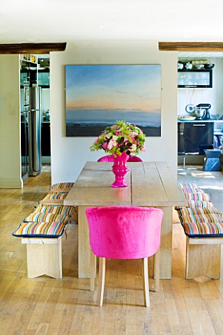 PAULA_PRYKES_HOUSE__SUFFOLK_DINING_ROOM_WITH_CUSTOM_MADE_REFECTORY_TABLE
