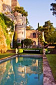 LA CARMEJANE, FRANCE: LUBERON, PROVENCE, SWIMMING POOL, GRASS, LAWN, TERRACE, TABLE, CHAIRS, FRENCH, COUNTRY, GARDEN, REFLECTIONS, REFLECTED