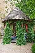 LA CARMEJANE, FRANCE: LUBERON, PROVENCE, FRENCH, COUNTRY, GARDEN, WOODEN, SUMMERHOUSE, SUMMER HOUSE, BUILDING