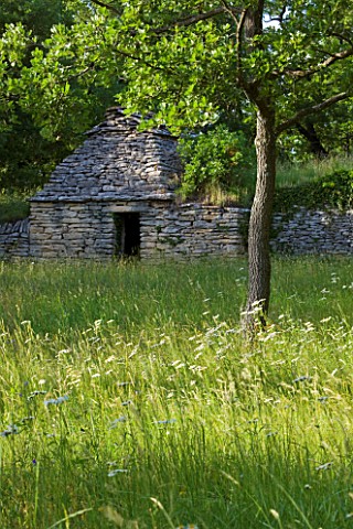 WACHTER_HOUSE__FRANCE__STONE_SHELTER_ON_TERRACES