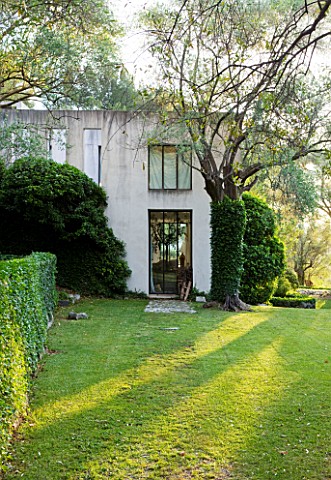 JACQUELINE_MORABITO__FRANCE__THE_LAWN_AND_THE_HOUSE