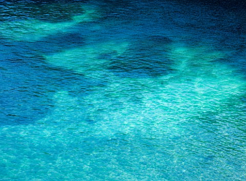 CORFU__GREECE_DIFFERENT_COLOURS_IN_THE_SEA