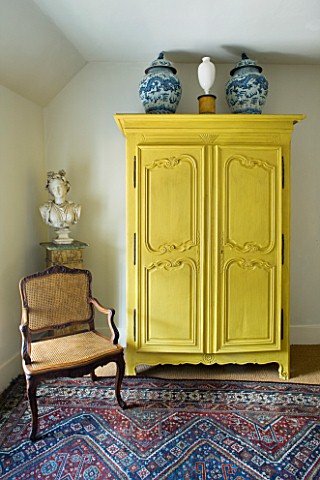 DESIGNER_ANNE_FOWLER__MASTER_BEDROOM__YELLOW_WARDROBE_AND_BUST