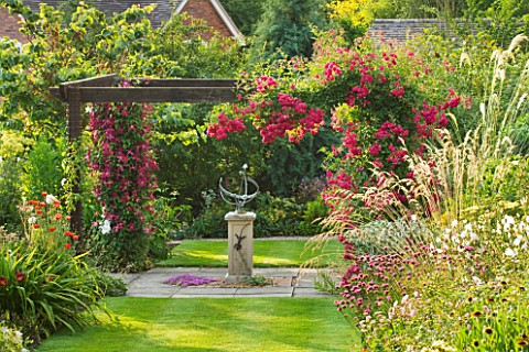 MEADOW_FARM__WORCESTERSHIRE_SUNDIAL_ARBOUR_AND_ROSA_SUPER_EXCELSA