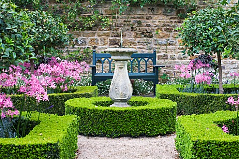 THE_OLD_RECTORY__HASELBECH__NORTHAMPTONSHIRE_THE_KNOT_GARDEN_WITH_SUNDIAL__BOX_EDGED_BEDS_PLANTED_WI