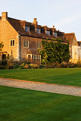 WHATLEY_MANOR__WILTSHIRE_VIEW_OF_THE_MANOR_FROM_THE_GRAND_LAWN