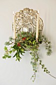 BRUERN COTTAGES  OXFORDSHIRE: CHRISTMAS - METAL CANDLE HOLDER WITH CHRISTMAS DECORATIONS