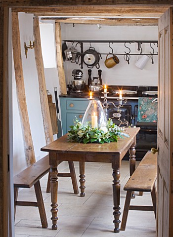 DESIGNER_CAROLYN_MINTY__GLOUCESTERSHIRE__THE_DINING_ROOM_WITH_AGA