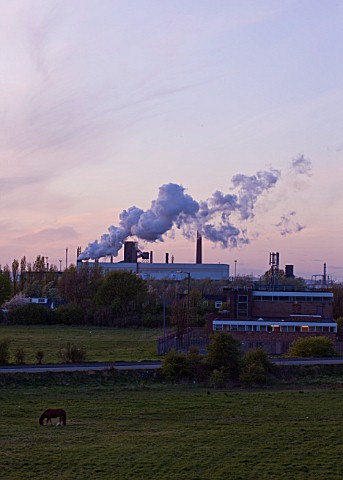 TEESSIDE__UNITED_KINGDOM__AIR_POLLUTION_FROM_FACTORY_AT_SUNSET__INDUSTRY__OIL_INDUSTRY__INDUSTRIAL__