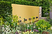 CHELSEA 2011 - DAILY TELEGRAPH GARDEN BY CLEEVE WEST - WATER FEATURE WITH PAINTED WALL