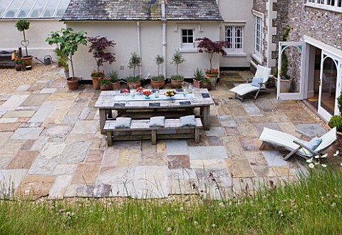 DESIGNER_CLARE_MATTHEWS__DEVON__PAVING_PROJECT__PATIO_WITH_TABLE_AND_CHAIRS