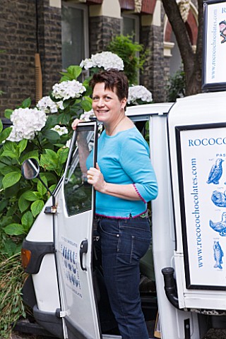 CHANTAL_COADY_HOUSE__LONDON_CHANTAL_GETTING_INTO_THE_ROCOCO_CHOCOALTE_DELIVERY_VAN_OUTSIDE_HER_HOUSE