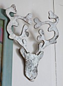 SARAH BAKERS HOUSE  THE OLD VICARAGE: FAMILY ROOM: DEERS HEAD WOOD BARK WALL DECORATION