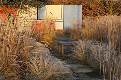 THE_MANOR_HOUSE__STEVINGTON__BEDFORDSHIRE_DESIGNER_KATHY_BROWN__THE_MONDRIAN_BORDER_IN_FROST_IN_WINT