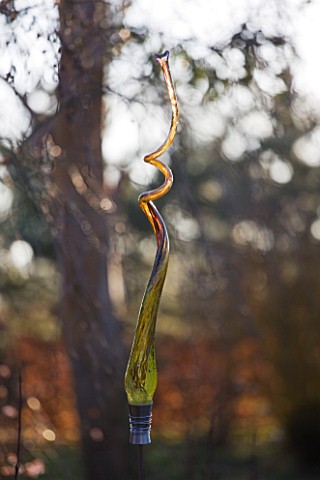 THE_MANOR_HOUSE__STEVINGTON__BEDFORDSHIRE_DESIGNER_KATHY_BROWN_BEAUTIFUL_BLOWN_GLASS_SCULPTURE_BY_RA