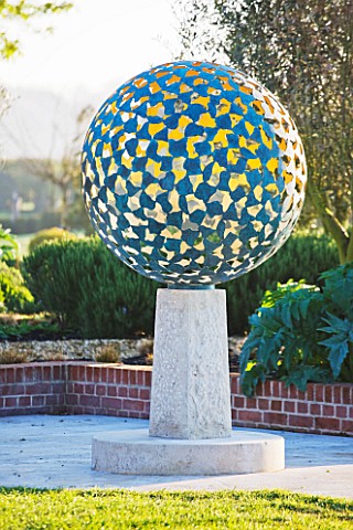 DAVID_HARBER_SUNDIALS_EARLY_MORNING_IMAGE_OF_THE_MANTLE__A_VERDIGRIS_BRONZE_SPHERE_CONSISTING_OF_DOZ