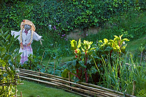 MILLE_FLEURS__GUERNSEY_THE_POTAGER_WITH_SCARECROW