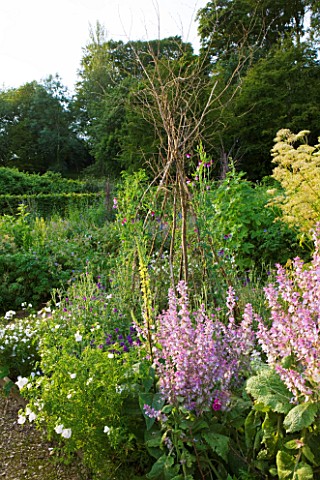 PAINSWICK_ROCOCO_GARDEN__GLOUCESTERSHIRE_THE_KITCHEN_GARDEN