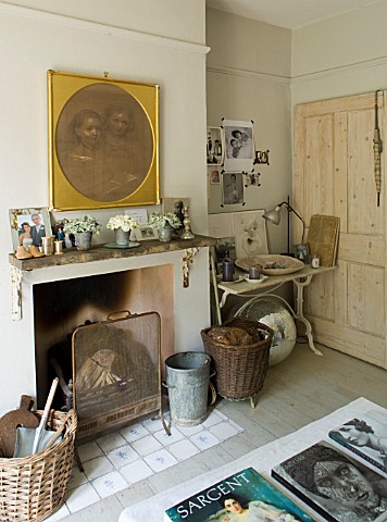 TWIG_HUTCHINSON_HOUSE__LONDON_FIREPLACE_IN_LIVING_ROOM