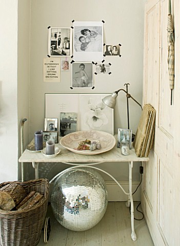 TWIG_HUTCHINSON_HOUSE__LONDON_DESK_IN_WHITE_LIVING_ROOM