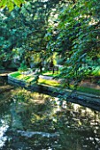 WORCESTER COLLEGE  OXFORD: REFLECTIONS IN THE LAKE