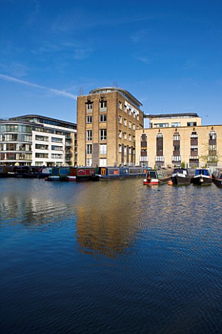SHELLEY_VON_STRUNCKEL_APARTMENT__LONDON_VIEW_OF_SHELLEYS_FOURTH_FLOOR_APARTMENT_AT_ICE_WHARF__KINGS_