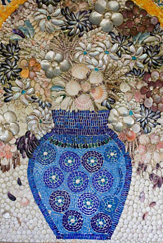 TRESCO_ABBEY_GARDEN__TRESCO___ISLES_OF_SCILLY_SHELL_MOSAIC_IN_THE_SHELL_HOUSE_BY_LUCY_DORRIENSMITH