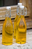 SAMUEL PUGNERE SAFFRON FARM  LOIRE VALLEY FRANCE: SAFFRON OIL IN GLASS BOTTLES