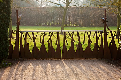 ANGLESEY_ABBEY__CAMBRIDGESHIRE_UNUSUAL_GATE_BY_JOHN_CREED