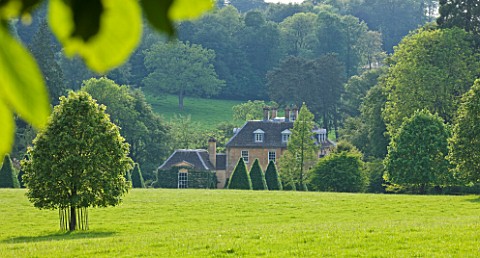 ROCKCLIFFE_HOUSE__GLOUCESTERSHIRE_THE_HOUSE_SEEN_FROM_THE_PARK