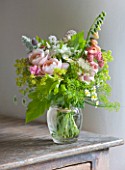 COMMON FARM FLOWERS, SOMERSET, SUMMER: FRESHLY CUT FLOWERS IN A GLASS VASE ON TABLE - FLOWER, FLOWERS, BOUQUET, DISPLAY, ARRANGEMENT, FLORAL, FRESH