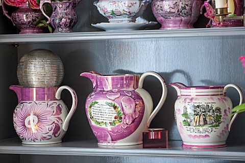 BUTTER_WAKEFIELD_HOUSE_LONDON_CHRISTMAS_PIECES_OF_CHINA_AND_LUSTREWARE_ON_SHELF_COLLECTED_BY_BUTTER_