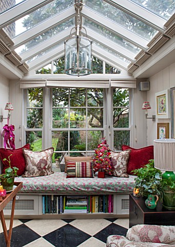 BUTTER_WAKEFIELD_HOUSE_LONDON_THE_GARDEN_ROOM_AT_CHRISTMAS_GLASS_CONSERVATORY_JUST_OFF_OF_KITCHEN_WI