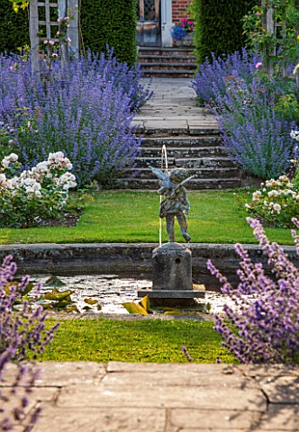 GREAT_FOSTERS_SURREY_THE_ROSE_GARDEN_IN_JUNE_FOUNTAIN_CATMINT__NEPETA_FAASSENII_ARBOUR_POOL_POND_STA