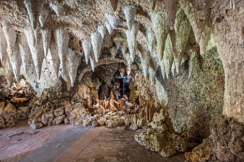 PAINSHILL_PARK_SURREY_THE_CRYSTAL_GROTTO__CLASSIC_OOLITIC_LIMESTONE_STALACTITES_MYSTERY_LANDSCAPE_GA