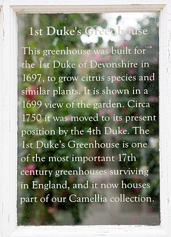 CHATSWORTH_HOUSE_DERBYSHIRE_WORDS_ON_GREENHOUSE_WINDOW_PANE__THE_GLASS_HOUSE_HOUSES_PART_OF_THE_CAME