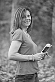 BLACK AND WHITE PHOTOGRAPH OF GARDEN WRITER AND BLOGGER ANNETTE WARREN AT BRYANS GROUND, HEREFORDSHIRE