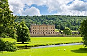 CHATSWORTH HOUSE, DERBYSHIRE: FLORABUNDANCE - VISTA OF CHATSWORTH HOUSE SEEN FROM THE DIVERTED CARRIAGEWAY BY CAPABILITY BROWN. HOUSE, GRAND,HISTORIC, VIEW,SCENIC,LANDSCAPE