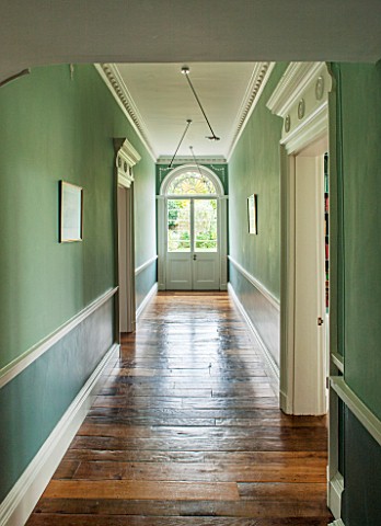 MORTON_HALL_WORCESTERSHIRE_VIEW_FROM_ORIGINAL_PART_OF_HOUSE_INTO_VICTORIAN_WING_ON_GROUND_FLOOR